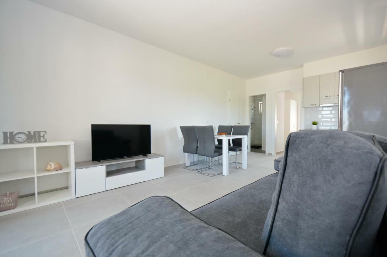 Apartments Piazza نين المظهر الخارجي الصورة